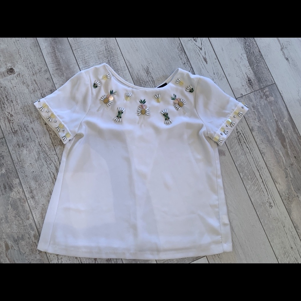2x$15 BR pineapple 🍍 detail shirt